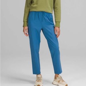 Lululemon High Rise Stretch 7/8 pants in size 4